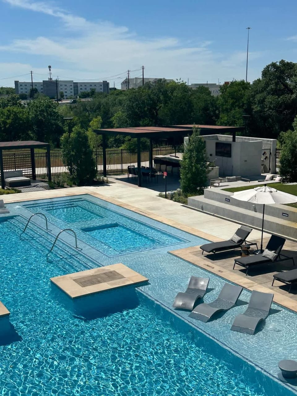 Longhorn Apartment in Austin