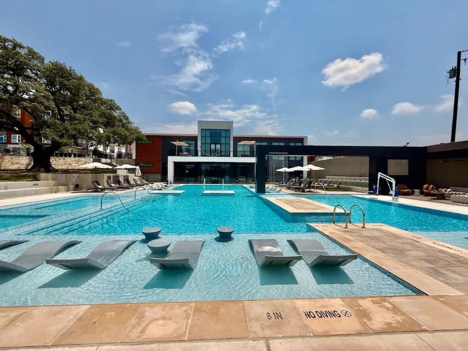 Day, Pool view, Swimming pool, sunbed