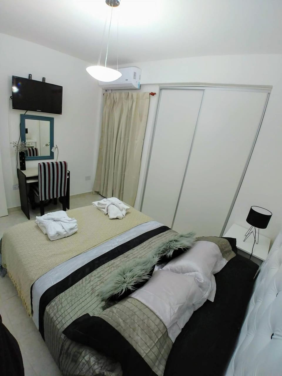 Beautiful One Bedroom Apartment with Garage Apartment in Resistencia