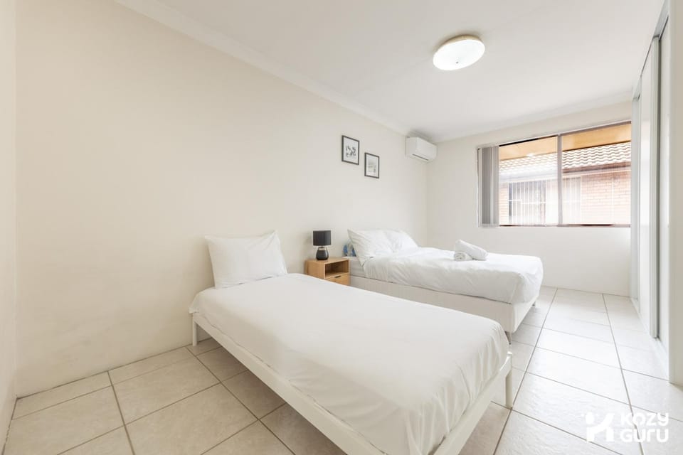 KozyGuru | Cabramatta | Spacious 3BR Townhouse House in Sydney