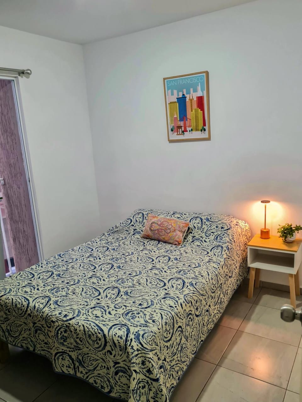 Tu espacio cómodo en Villas del Refugio Apartment in Santiago de Queretaro