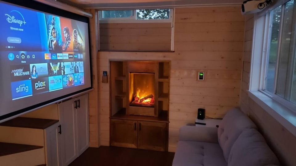 TV and multimedia, Living room, fireplace