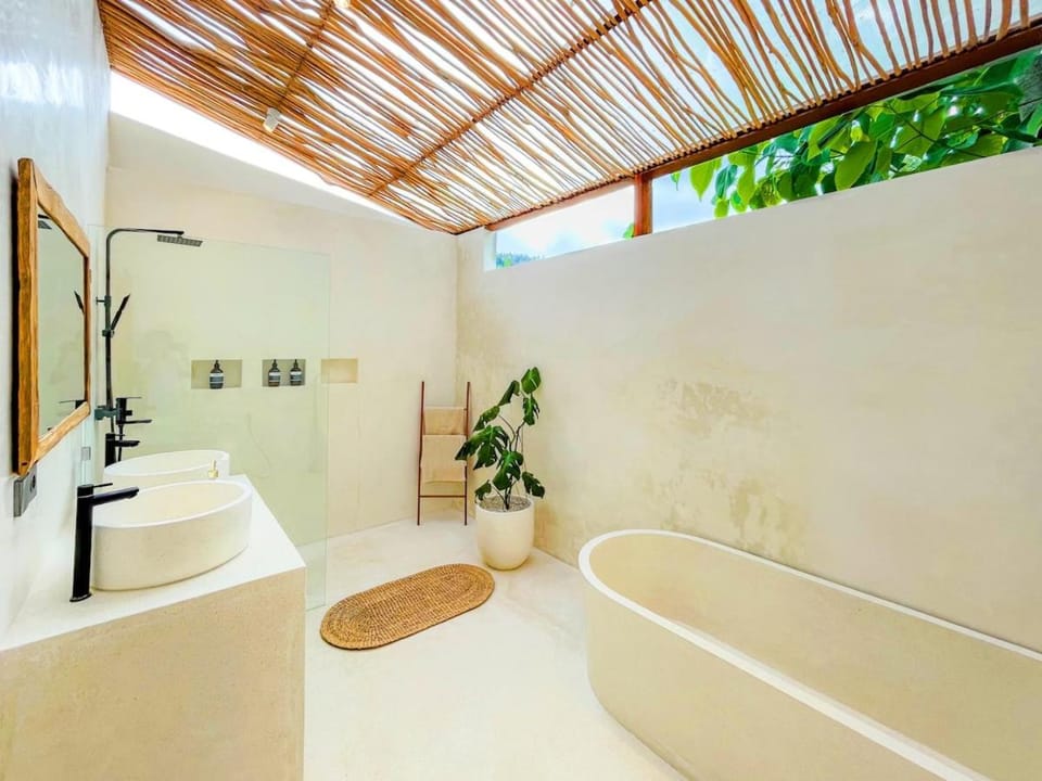 Bathroom, Bath