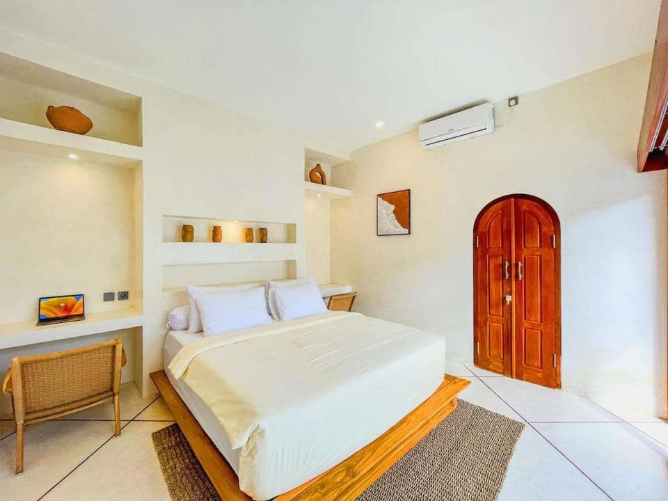 Bed, Bedroom, air conditioner