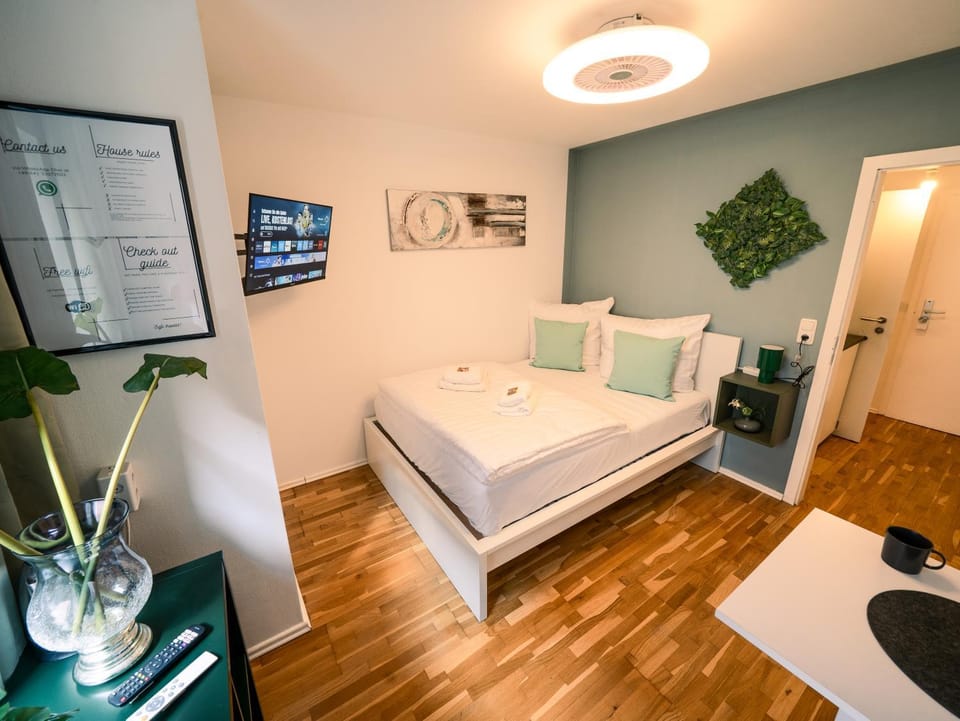 Bed, Photo of the whole room, Bedroom