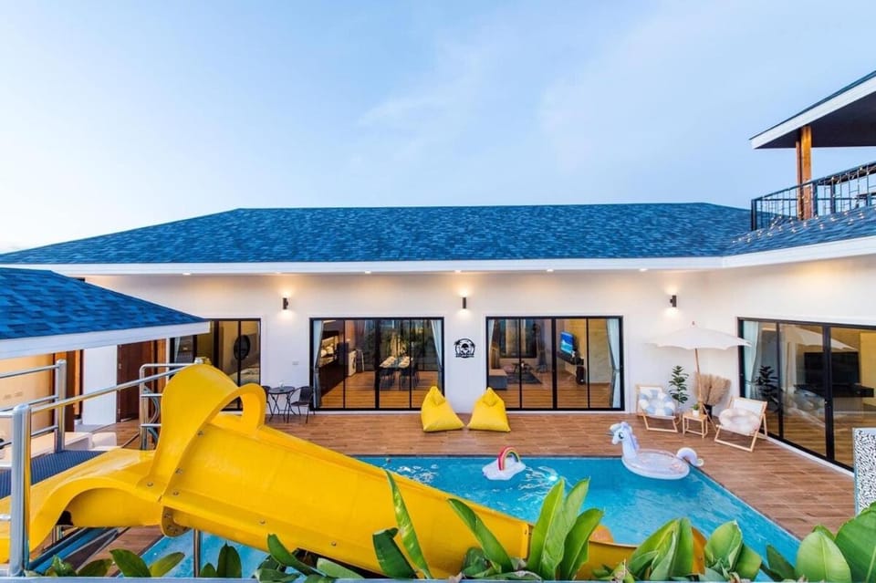 V2 Poolvilla Cha-am Huahin Villa in Thailand
