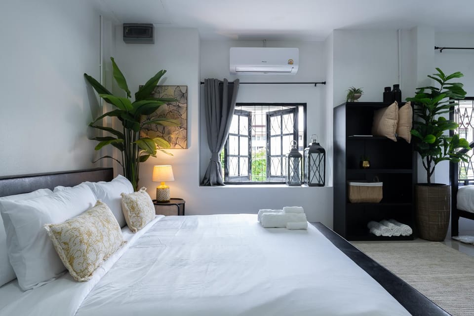 Bed, Bedroom, air conditioner