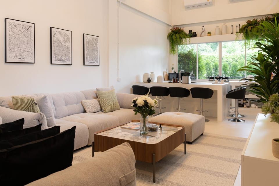 Living room, Seating area