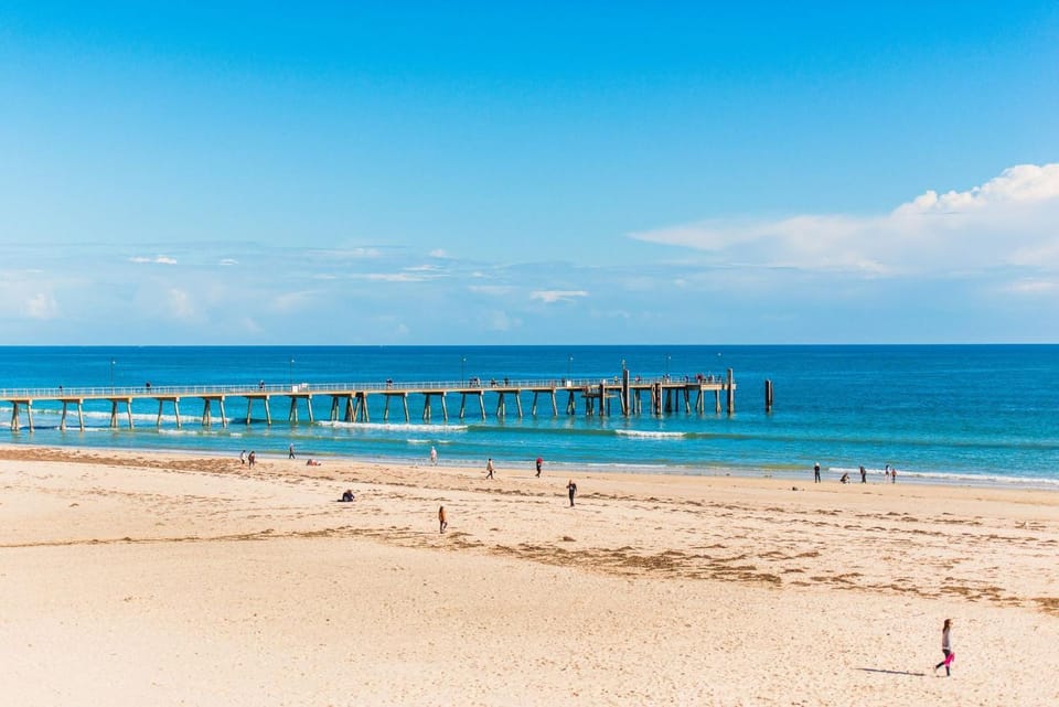 Belle Escapes - Oceanfront Luxe at The Pier Apartment in Adelaide