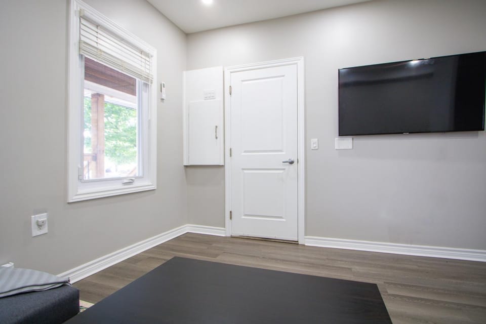 Facade/entrance, TV and multimedia, Living room