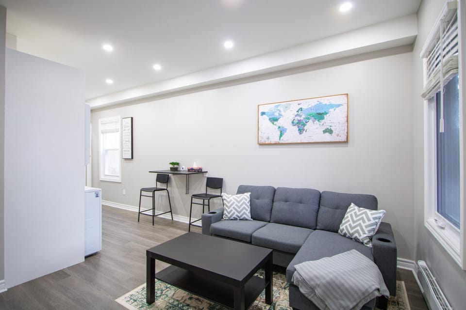 Living room, Living room, Seating area, Seating area, Dining area, Dining area