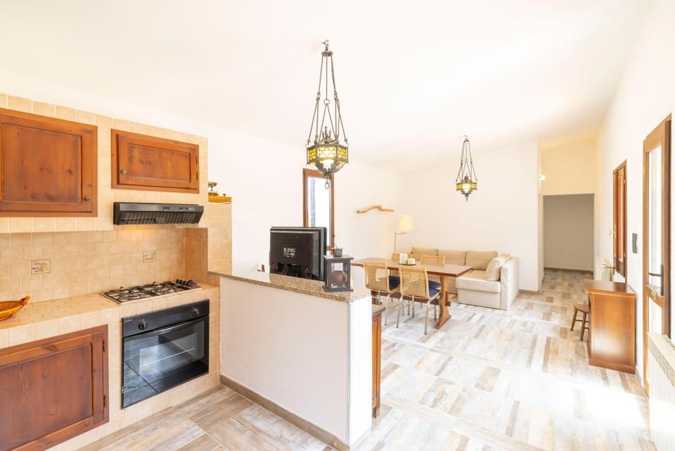 Kitchen or kitchenette, Dining area, dishwasher, minibar, oven, pet friendly, stove, toaster