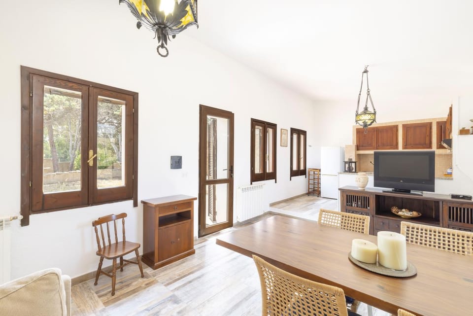 TV and multimedia, Kitchen or kitchenette, Living room, Seating area, Dining area, minibar