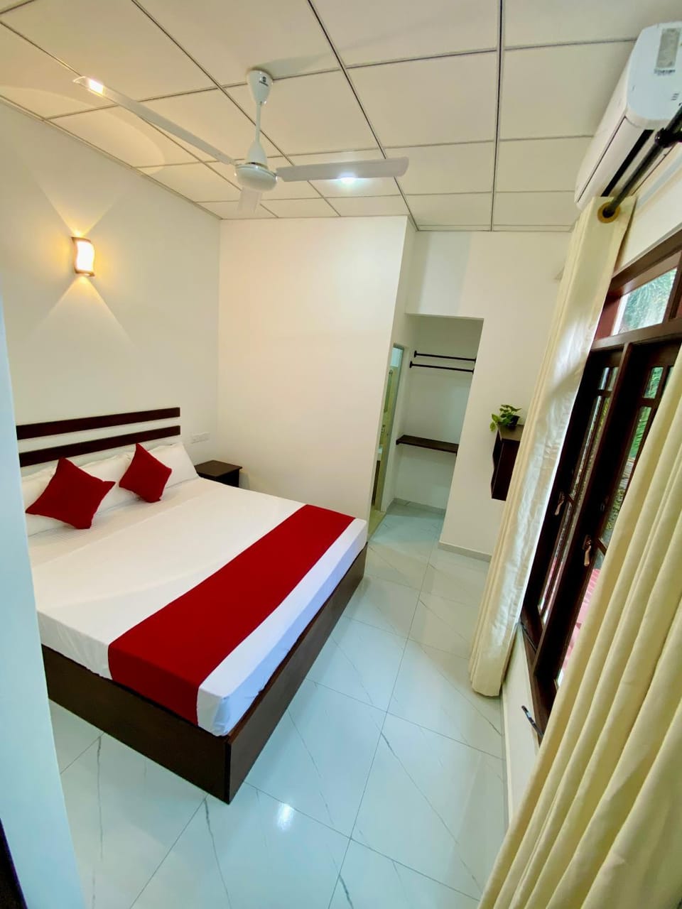 Bed, Photo of the whole room, Bedroom, air conditioner