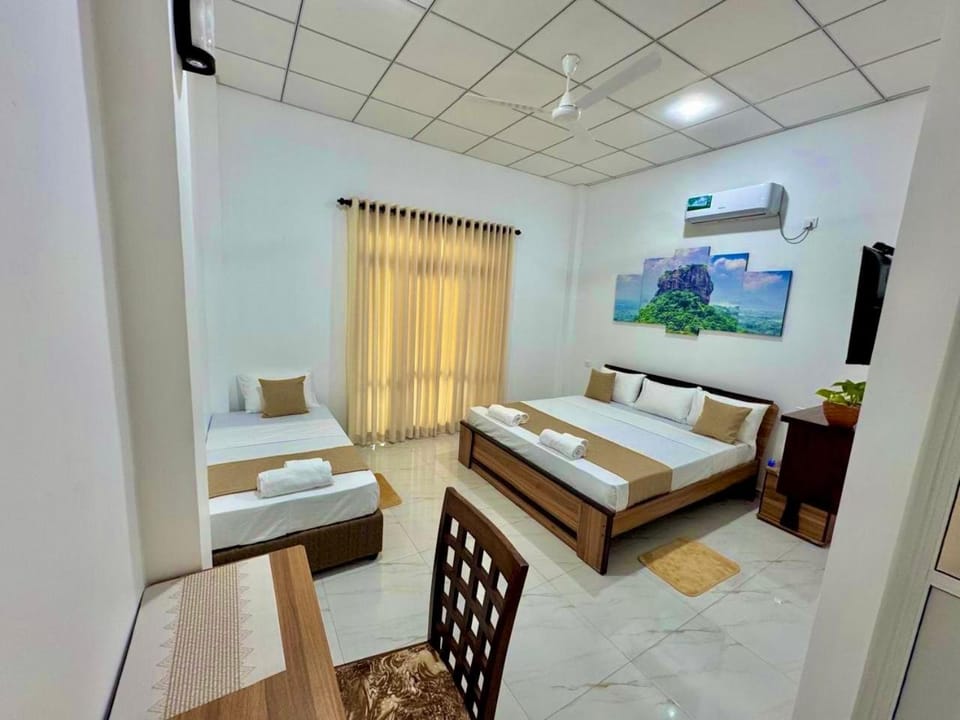 TV and multimedia, Photo of the whole room, Bedroom, towels