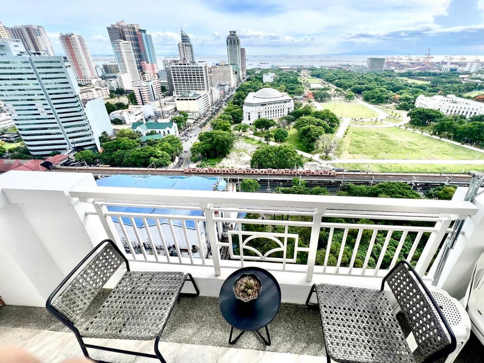 Day, Natural landscape, View (from property/room), Balcony/Terrace, City view