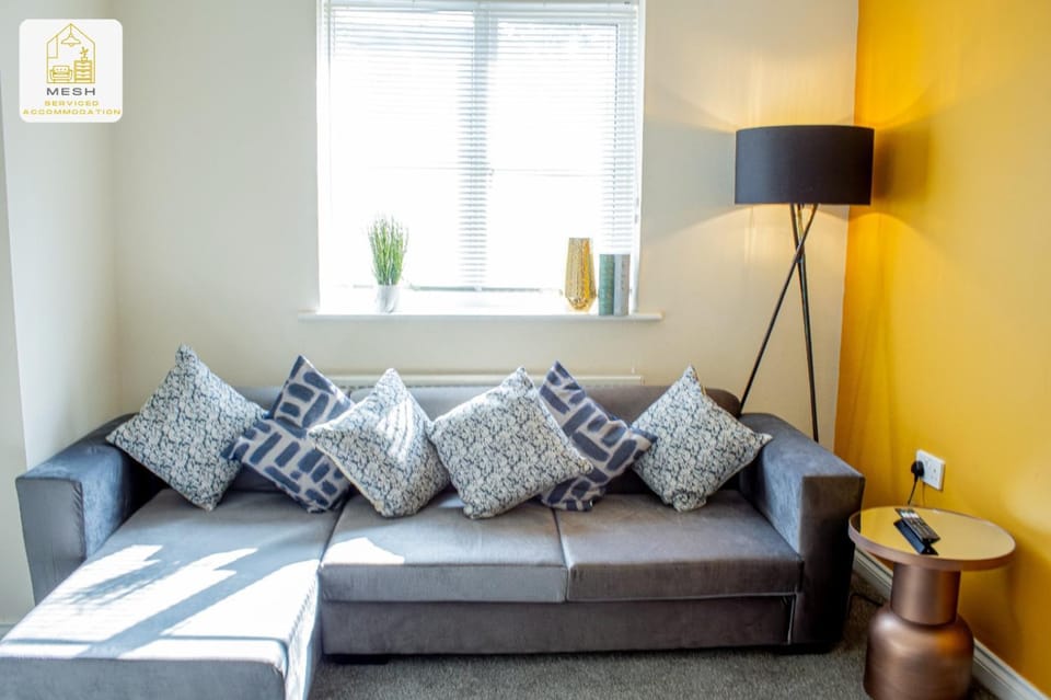 Living room, Seating area, internet