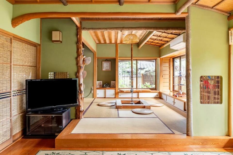 Communal lounge/ TV room, TV and multimedia, Living room, Seating area