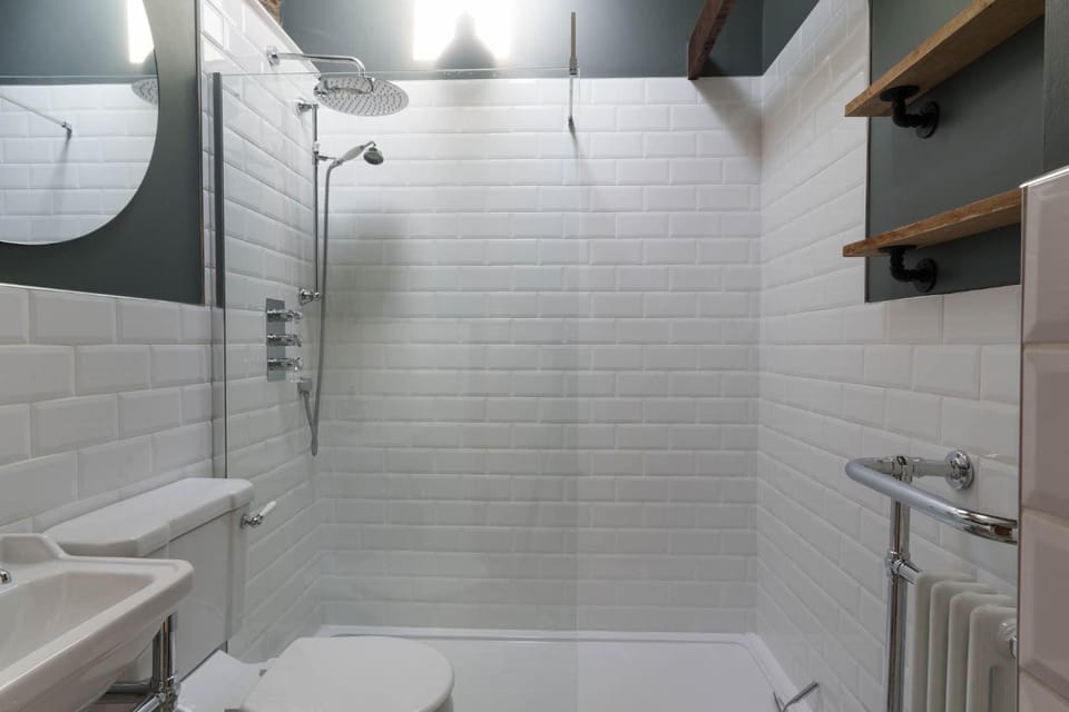 Luxury Cornish Cottage & Modern Cabin with Garden, Central St Agnes Cabin in St Agnes