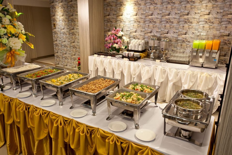 Restaurant/places to eat, Food and drinks, Food, Buffet breakfast