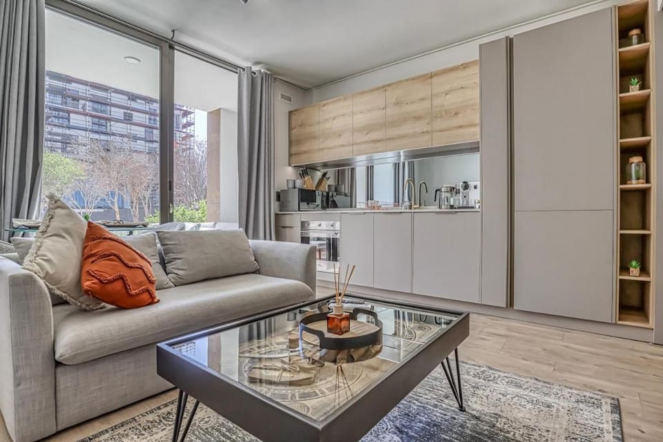 Kitchen or kitchenette, Living room, Seating area