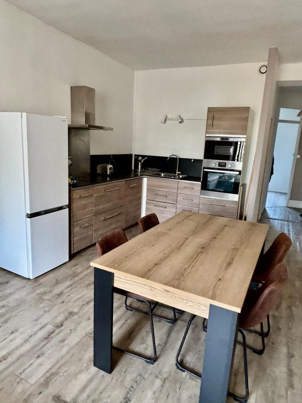 Beautiful Renovated Apartment, Internet, Tram Apartment in Lyon