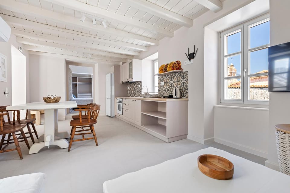 Utopia Hydra 3 Apartment in Islands