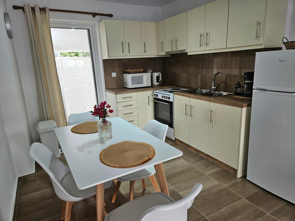 Coffee/tea facilities, Kitchen or kitchenette