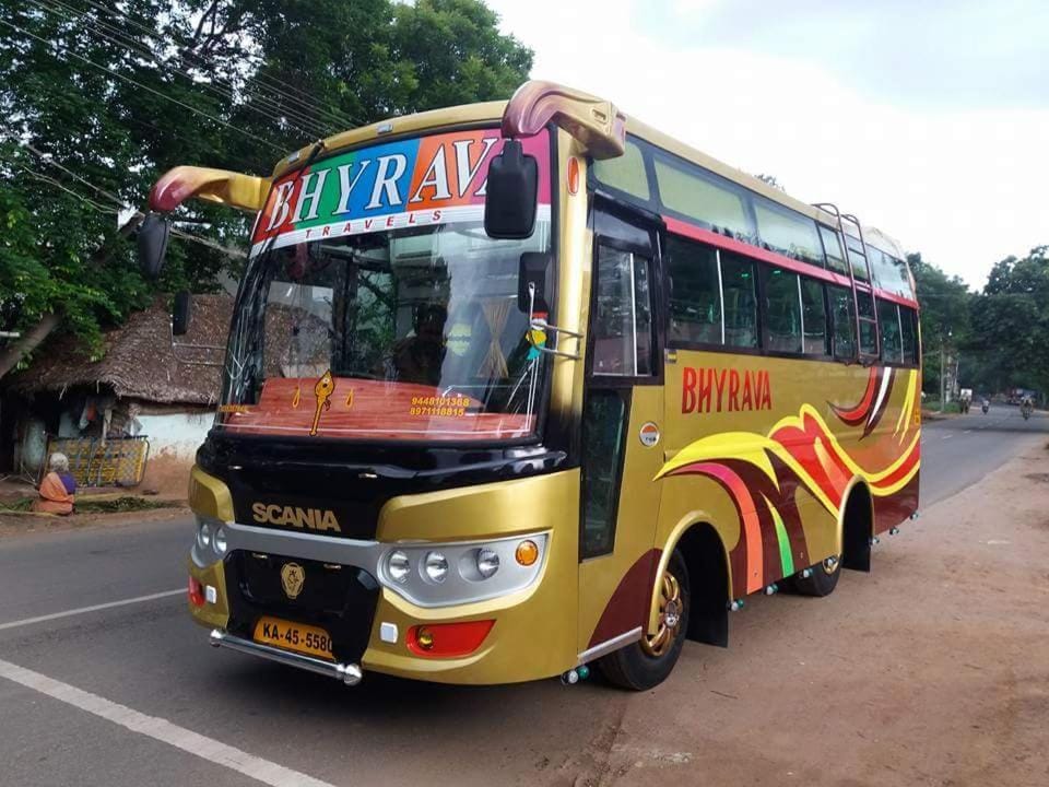 Travels in Mysore 4,6,13,26,50 Seater call - 98866O75OI Apartment in Mysuru