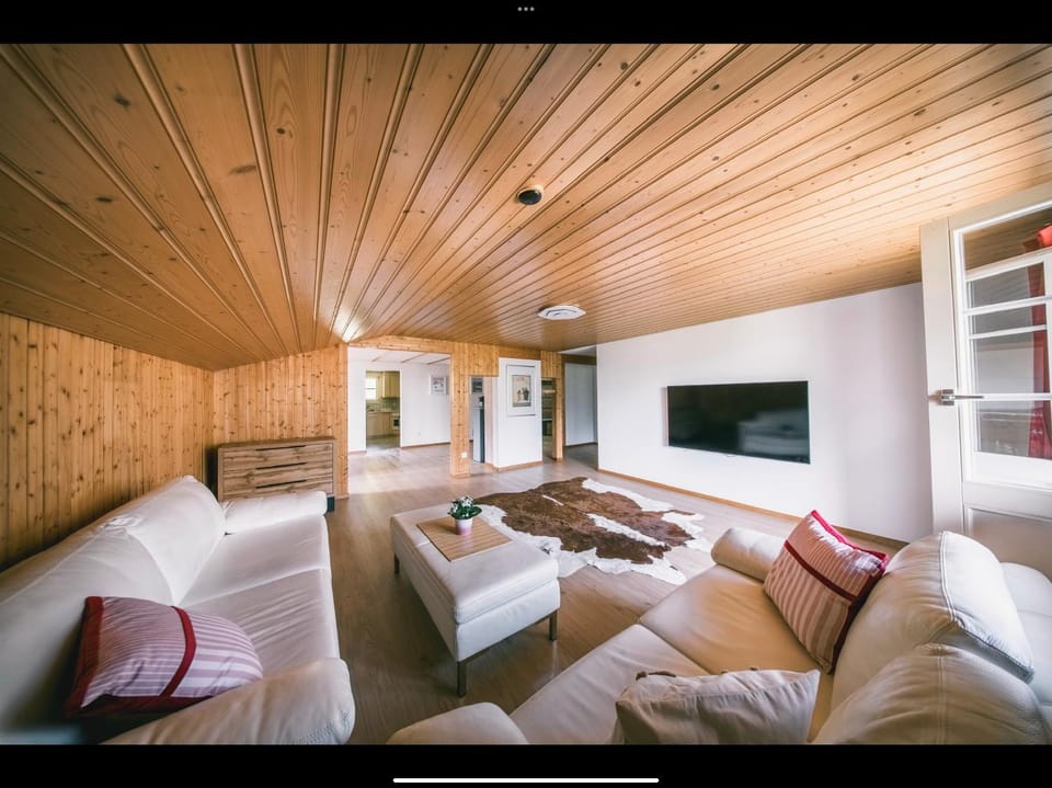 Communal lounge/ TV room, TV and multimedia, Living room, Photo of the whole room, Seating area, Evening entertainment