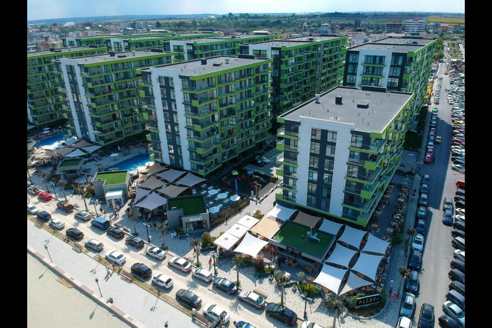 Property building, Balcony/Terrace