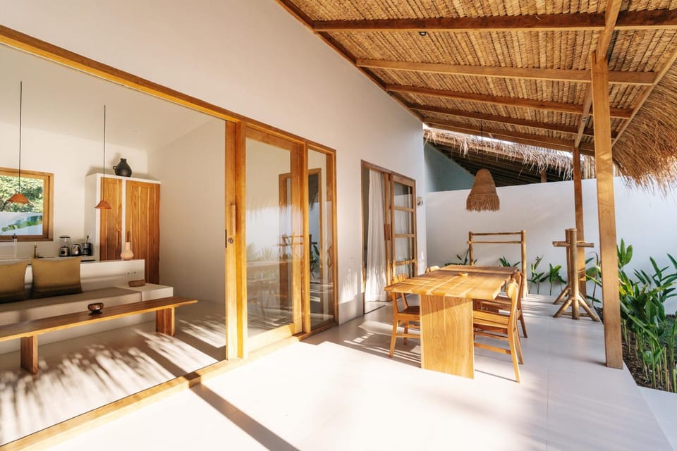 Off site, Balcony/Terrace, Seating area, Dining area