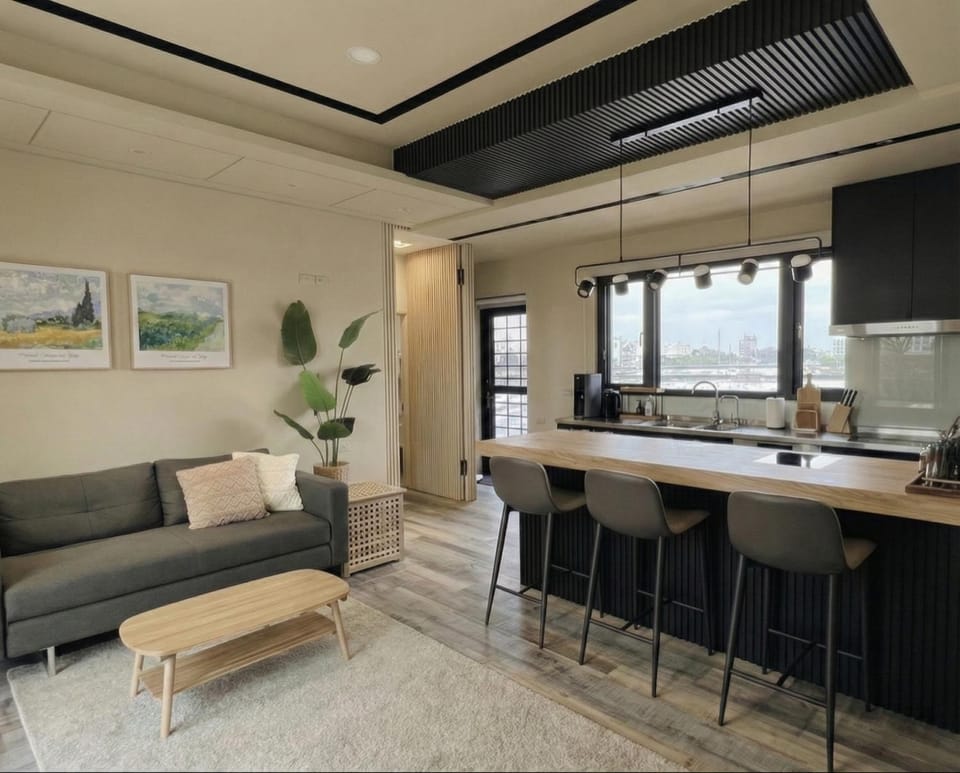 Kitchen or kitchenette, Living room, Seating area, Dining area