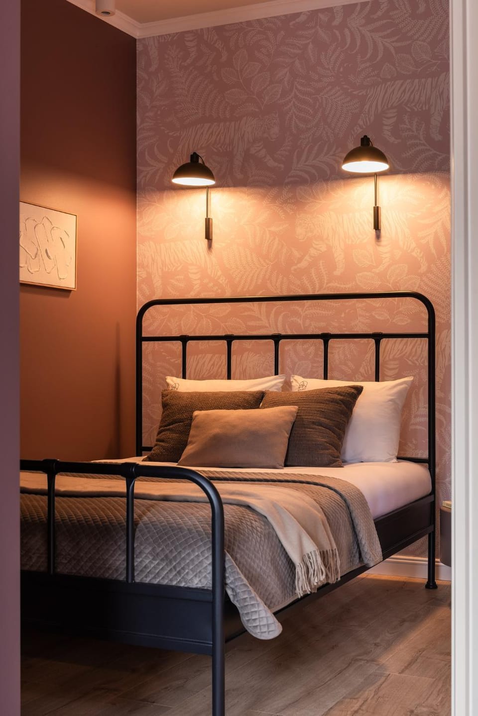 Bed, Photo of the whole room, Bedroom
