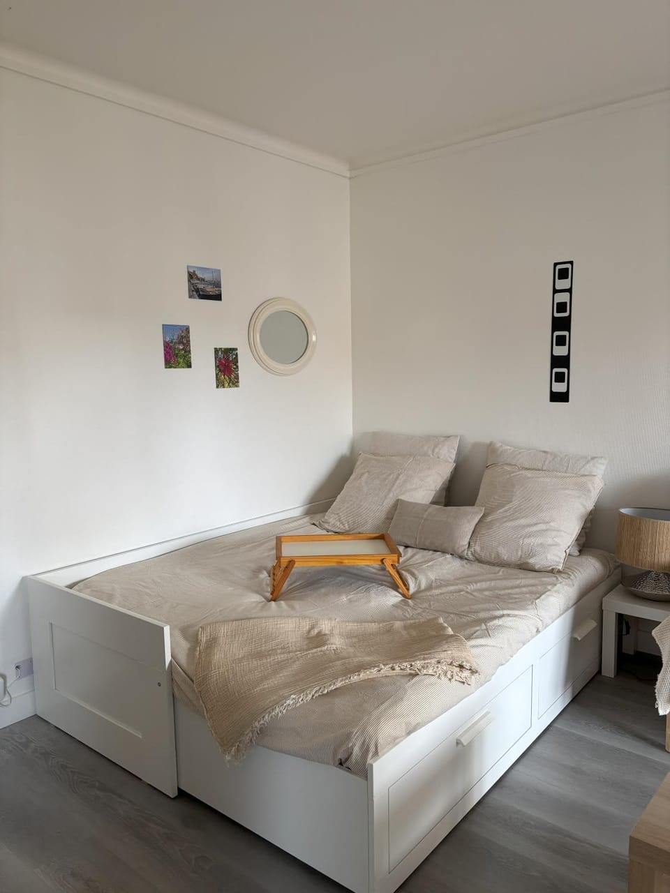 Bed, Decorative detail, Bedroom