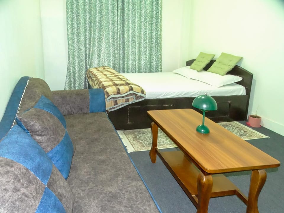 Bed, Photo of the whole room, Seating area, Bedroom