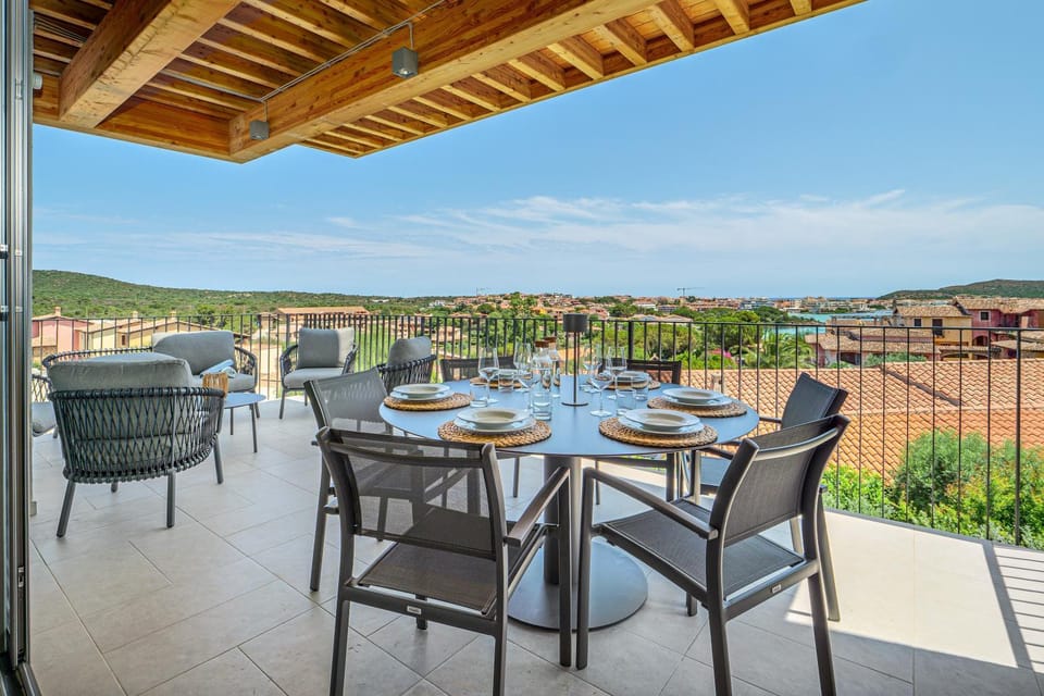 Property building, Balcony/Terrace, Living room