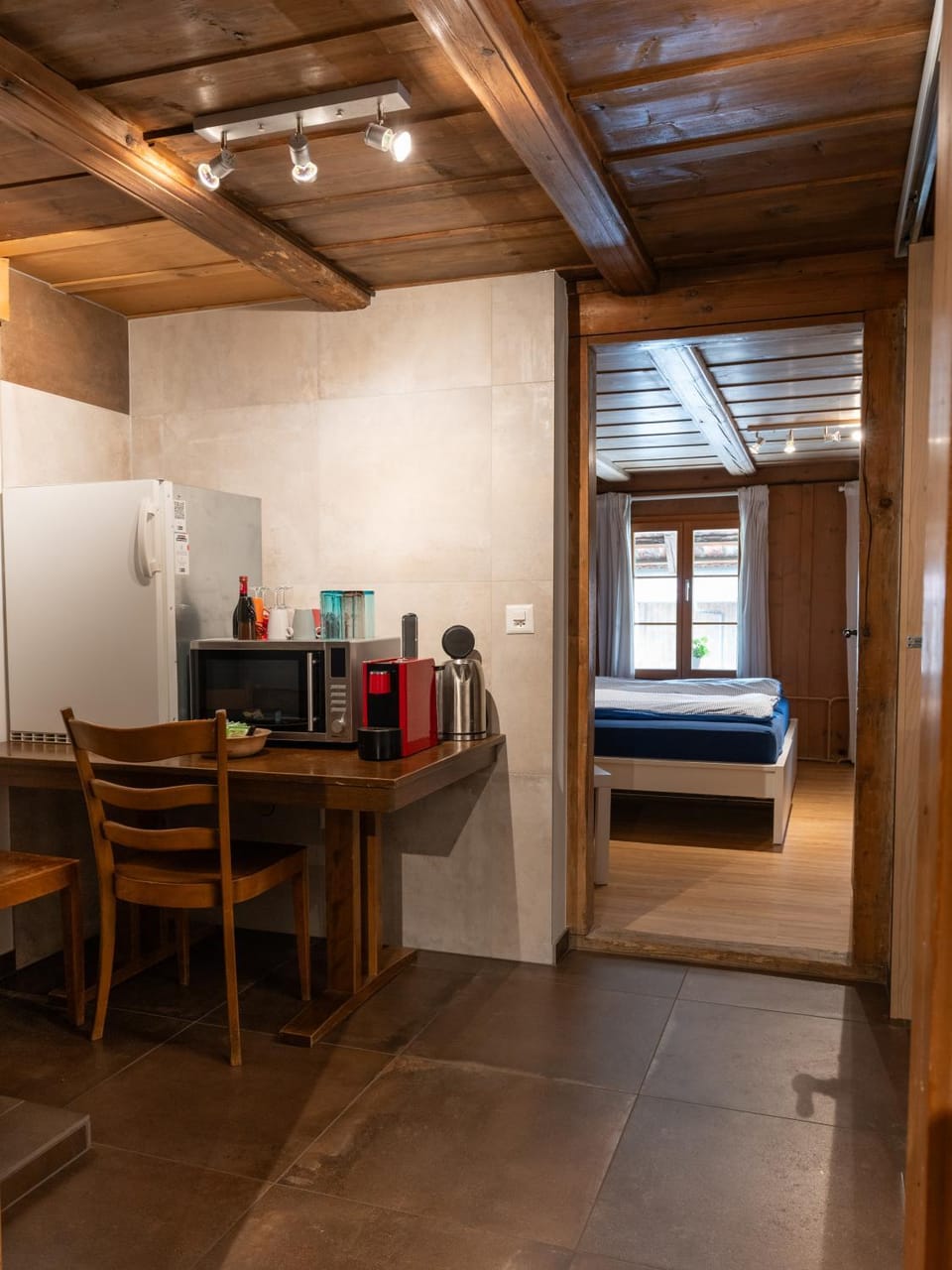 Coffee/tea facilities, Dining area, minibar