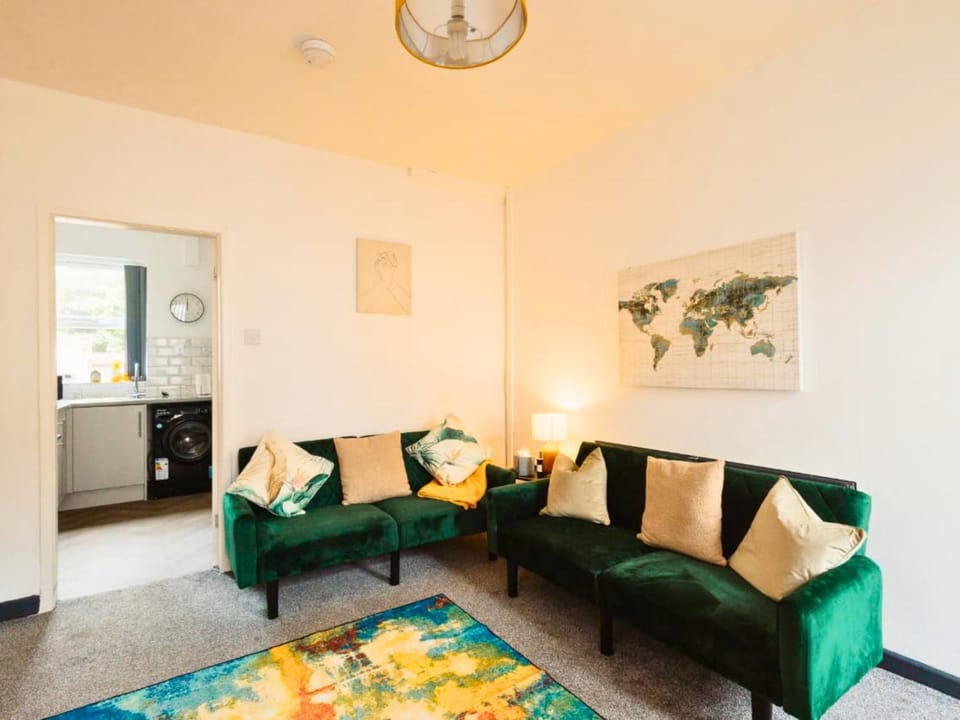 Living room, Photo of the whole room, Seating area, furniture, internet, acessibility