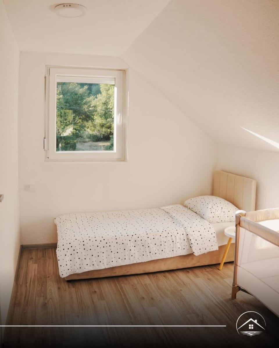 Zen Lake Boracko jezero House in Federation of Bosnia and Herzegovina