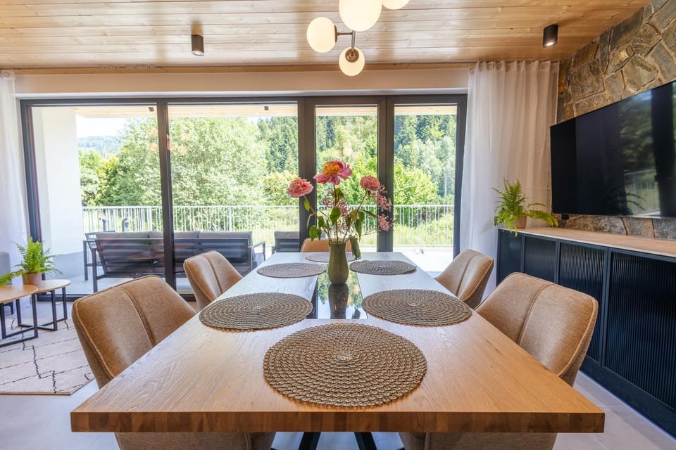 TV and multimedia, View (from property/room), Living room, Seating area, Dining area