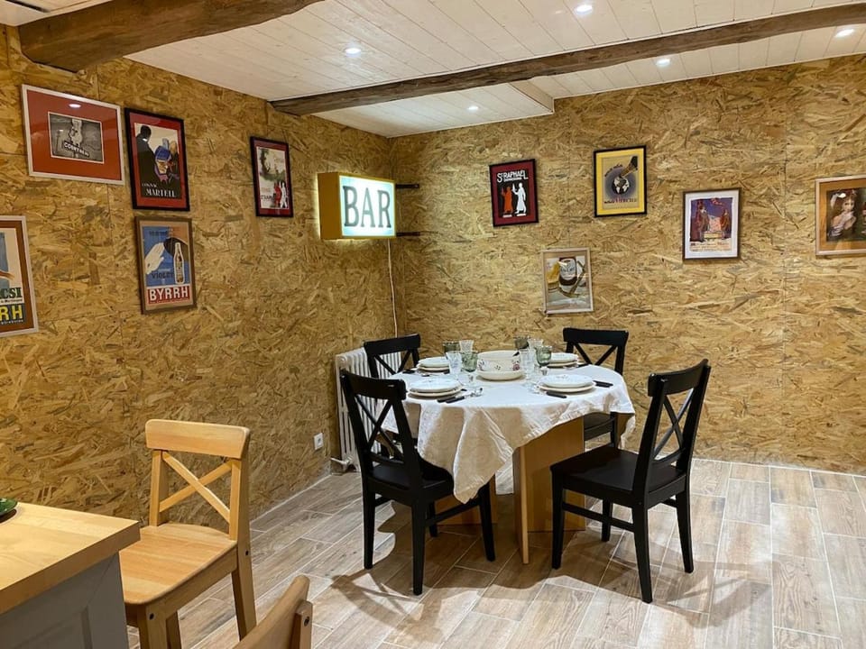 Le Parvis House in Granville