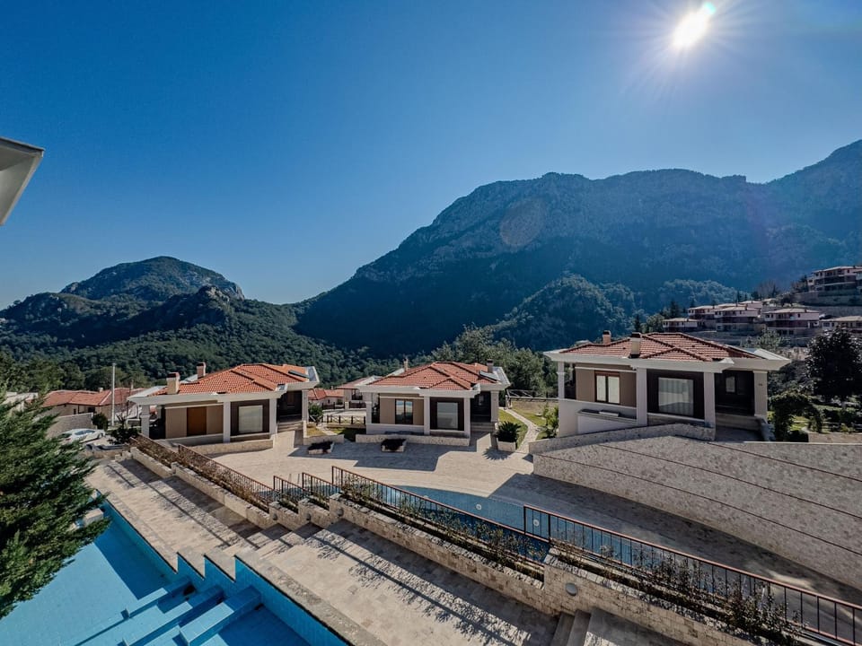 Mountain view, Pool view