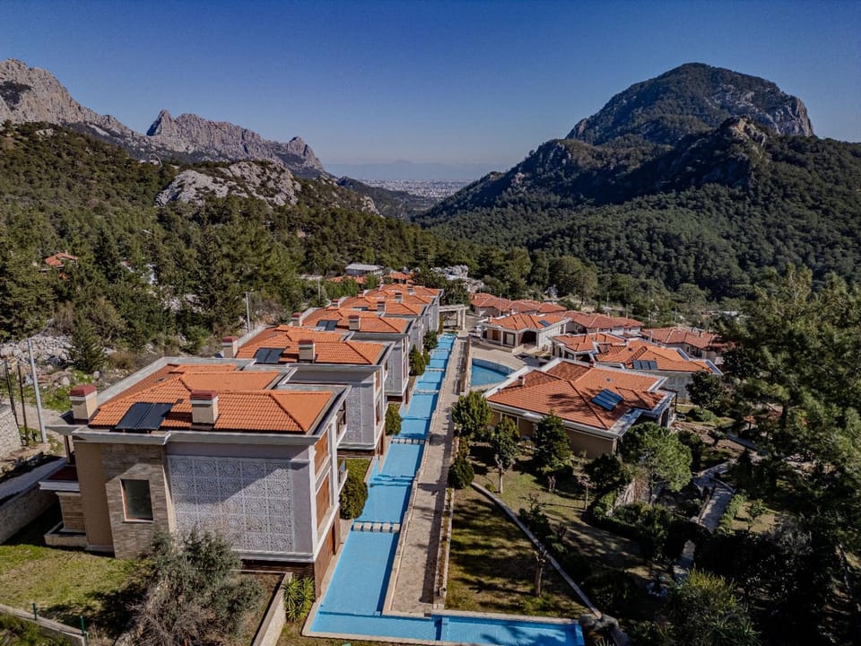 Nearby landmark, Neighbourhood, Natural landscape, Bird's eye view, City view, Mountain view
