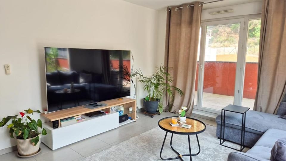 Communal lounge/ TV room, TV and multimedia, Living room