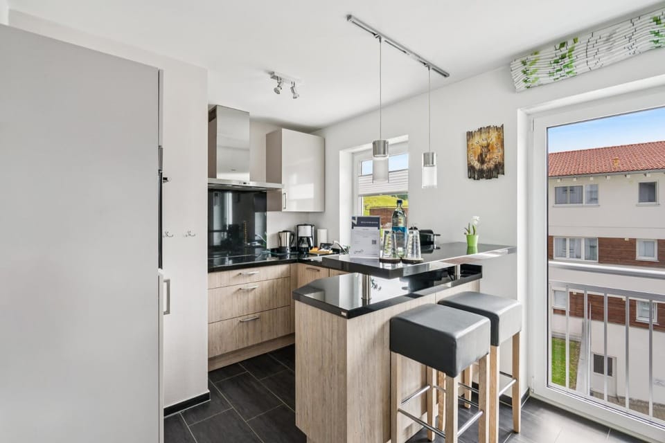 Kitchen or kitchenette, Dining area, oven, stove, toaster