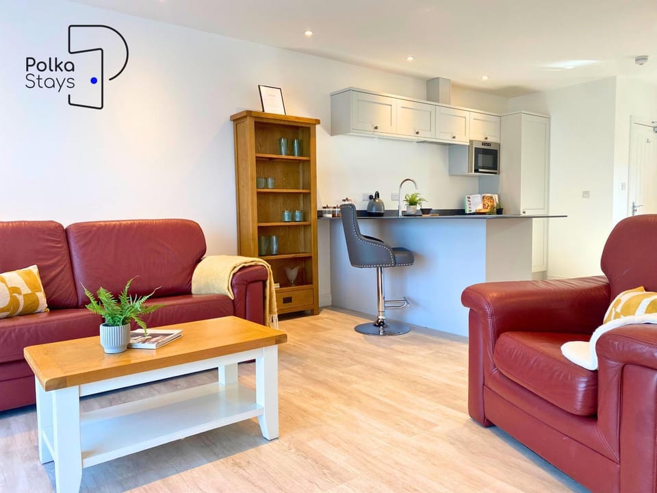 Kitchen or kitchenette, Living room, Seating area