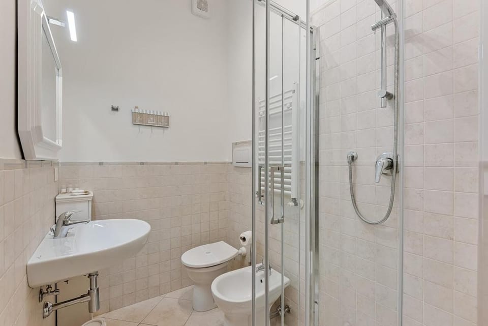 GOLDEN LUXE - Sunset by the Sea Apartment in Viareggio