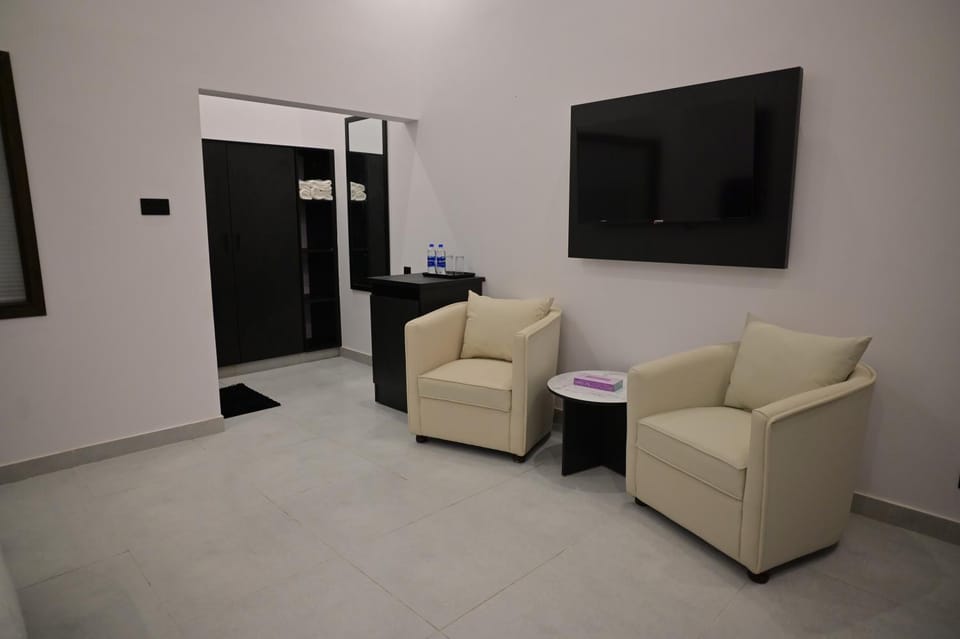 TV and multimedia, Seating area