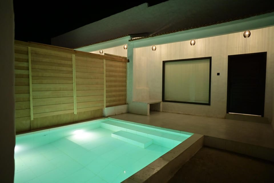 Pool view, Swimming pool